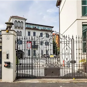 Lux 2 Metro M2 Appartement Milan